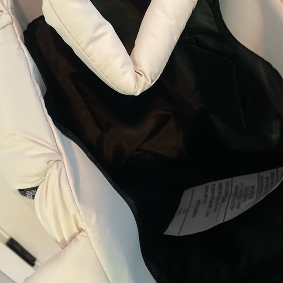 BEAUTIFUL Logobrands puff tote bag. Off white. - Picture 8 of 8